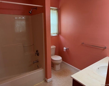 7 Pond Street - Photo Thumbnail 11