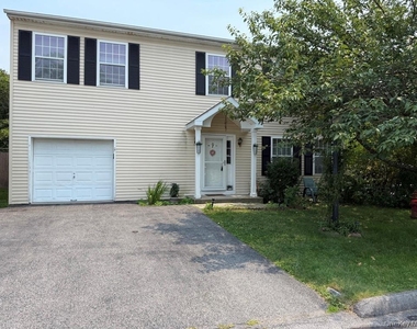 7 Pond Street - Photo Thumbnail 13
