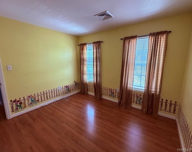 7 Pond Street - Photo Thumbnail 12