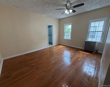 9545 112th Street - Photo Thumbnail 3