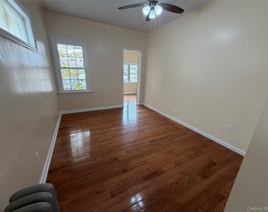 9545 112th Street - Photo Thumbnail 4