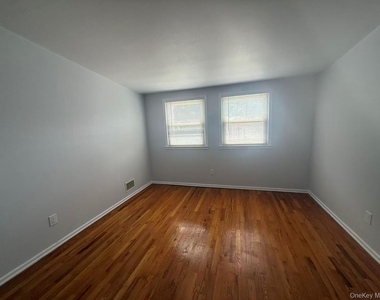 56 Convent Road - Photo Thumbnail 8