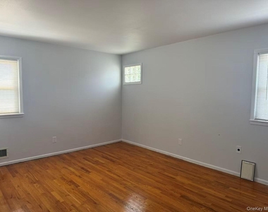 56 Convent Road - Photo Thumbnail 4