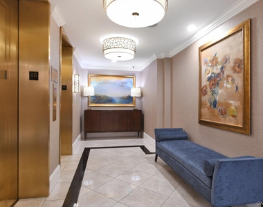 3000 Royal Court - Photo Thumbnail 24