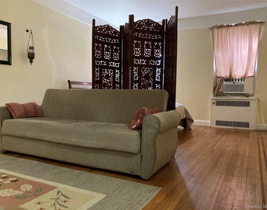 61-41 Saunders Street - Photo Thumbnail 5