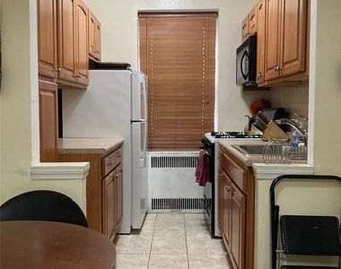 61-41 Saunders Street - Photo Thumbnail 3