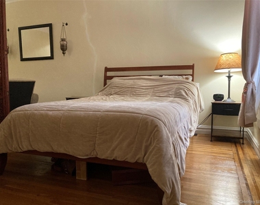 61-41 Saunders Street - Photo Thumbnail 6