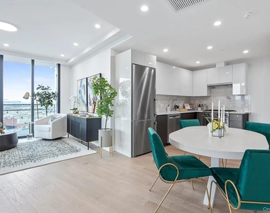 4415 College Point Boulevard - Photo Thumbnail 3