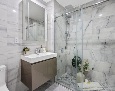 4415 College Point Boulevard - Photo Thumbnail 5