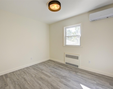 71-65 Douglaston Parkway - Photo Thumbnail 12