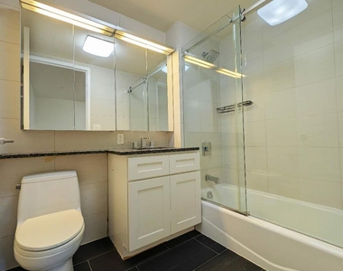 13619 Franklin Avenue - Photo Thumbnail 5