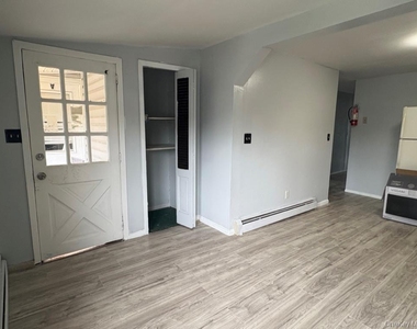 208 Main Street - Photo Thumbnail 15