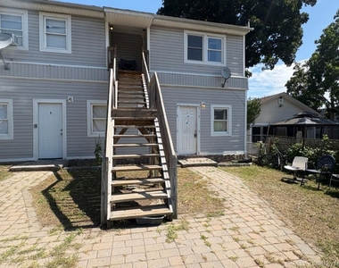 208 Main Street - Photo Thumbnail 11