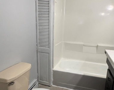 208 Main Street - Photo Thumbnail 6