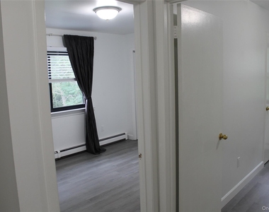 27 Stuart Drive - Photo Thumbnail 9