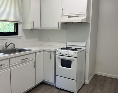 27 Stuart Drive - Photo Thumbnail 6
