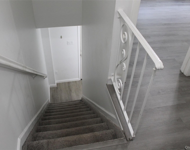 27 Stuart Drive - Photo Thumbnail 14