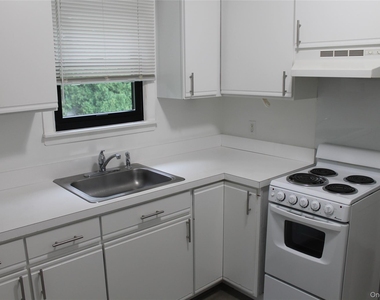 27 Stuart Drive - Photo Thumbnail 10