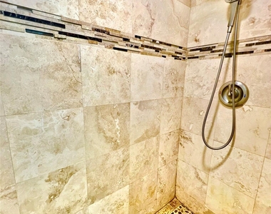 60 Peach Place - Photo Thumbnail 35