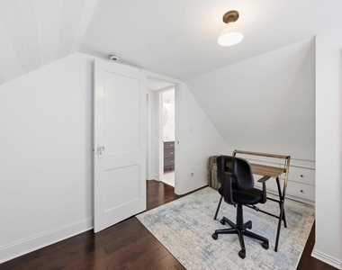 8 Rosewood Avenue - Photo Thumbnail 15