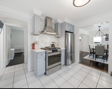 8 Rosewood Avenue - Photo Thumbnail 7