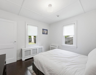 8 Rosewood Avenue - Photo Thumbnail 17