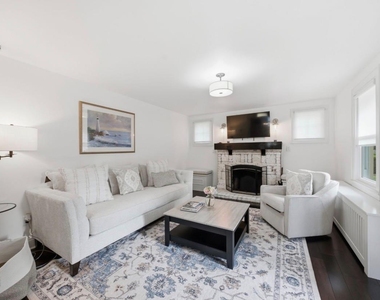 8 Rosewood Avenue - Photo Thumbnail 3