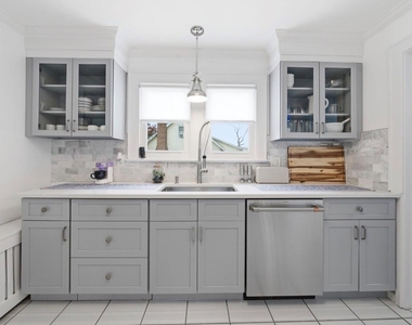 8 Rosewood Avenue - Photo Thumbnail 5