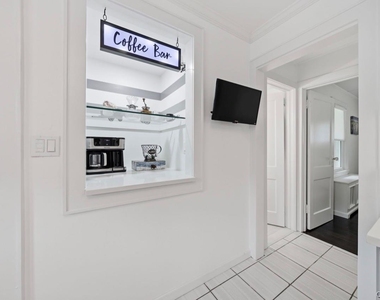 8 Rosewood Avenue - Photo Thumbnail 8