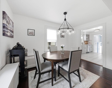 8 Rosewood Avenue - Photo Thumbnail 10