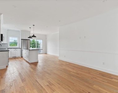 109 Park Avenue - Photo Thumbnail 1