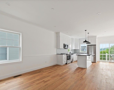 109 Park Avenue - Photo Thumbnail 2
