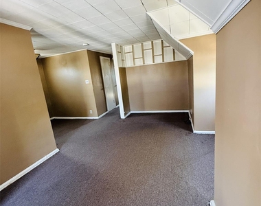 62 Ash Street - Photo Thumbnail 5