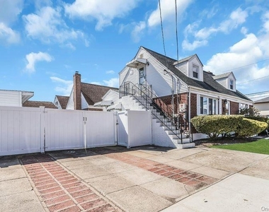 62 Ash Street - Photo Thumbnail 2