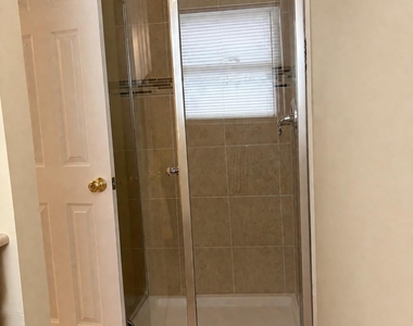 5485 Expressway Drive N - Photo Thumbnail 2
