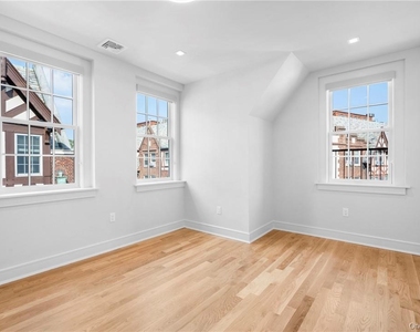 26 East Parkway - Photo Thumbnail 13