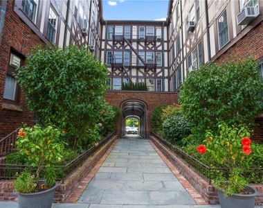 26 East Parkway - Photo Thumbnail 17