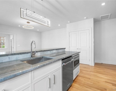 26 East Parkway - Photo Thumbnail 4
