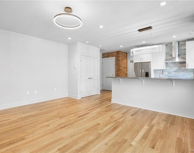 26 East Parkway - Photo Thumbnail 7