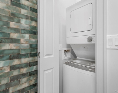 26 East Parkway - Photo Thumbnail 9