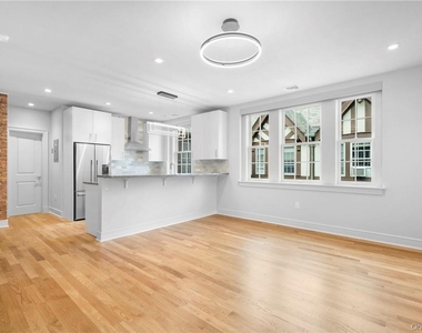 26 East Parkway - Photo Thumbnail 2