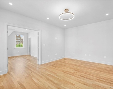 26 East Parkway - Photo Thumbnail 11