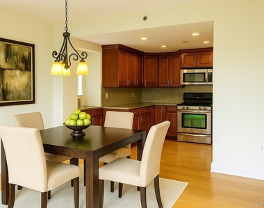 1020 Warburton Avenue - Photo Thumbnail 2