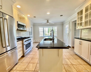43 Glen Way - Photo Thumbnail 4