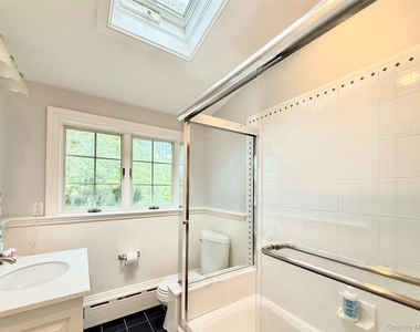 43 Glen Way - Photo Thumbnail 16