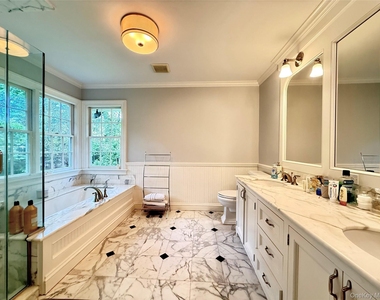 43 Glen Way - Photo Thumbnail 9
