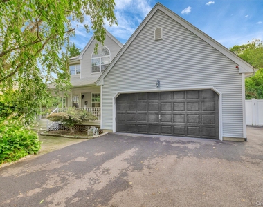 65 Mayfair Road - Photo Thumbnail 4