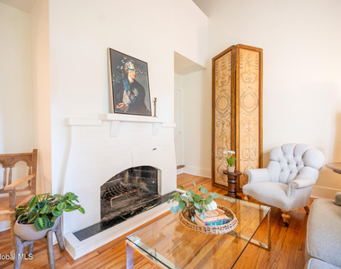 1010 N Country Club Drive - Photo Thumbnail 2