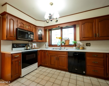1010 N Country Club Drive - Photo Thumbnail 24