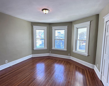 1841 Avenue A - Photo Thumbnail 3
